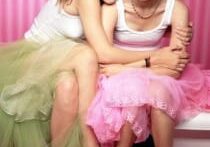 marry-kate-and-ashley-mary-kate-and-ashley-olsen-377422_337_480-210x300-1